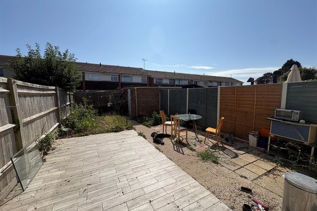 8, Wheatcroft, Littlehampton photo 2