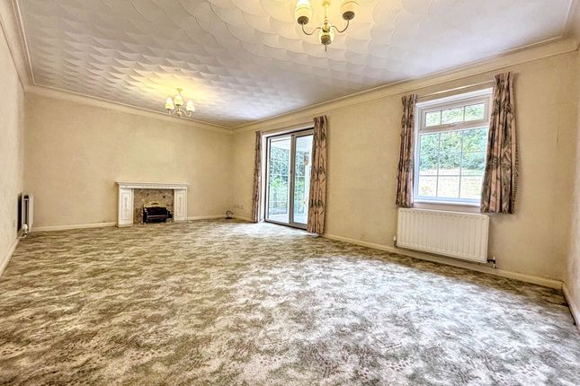 11, Laurel Way, Ryton photo 3