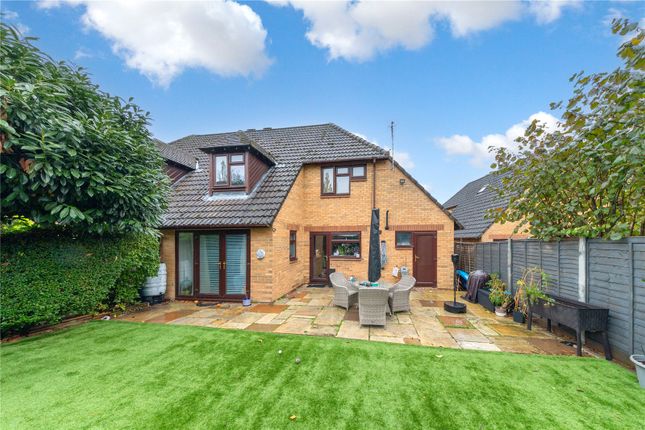 8, Bernay Gardens, Milton Keynes photo 4