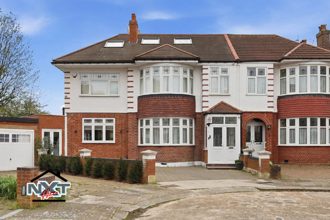 11, Laburnum Gardens, London photo 3