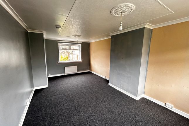 33, Dale Crescent, Irvine photo 2