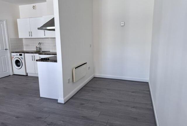 4a, Windsor Court, Rugby photo 2