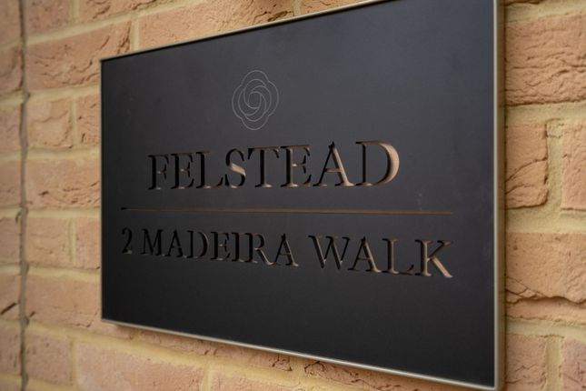 Apt 15, Felstead, Ascot photo 2