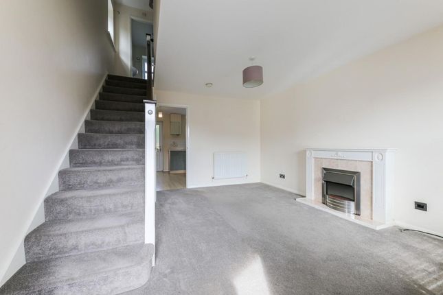 110 Greenhills, Newcastle Upon Tyne photo 2