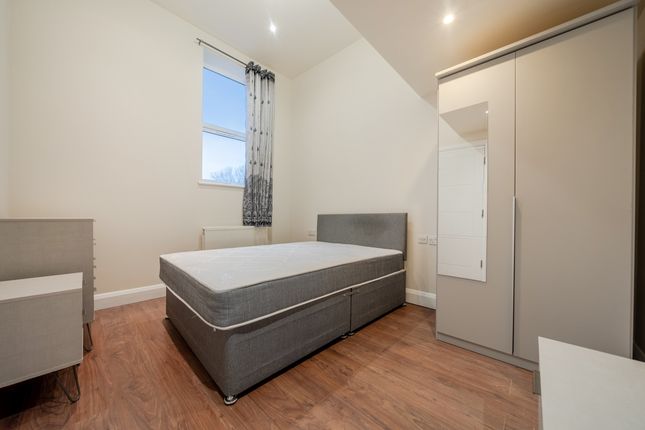 Flat 2, 55 The Cut, London photo 4
