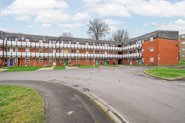 Flat for sale in Beales Close, Andover