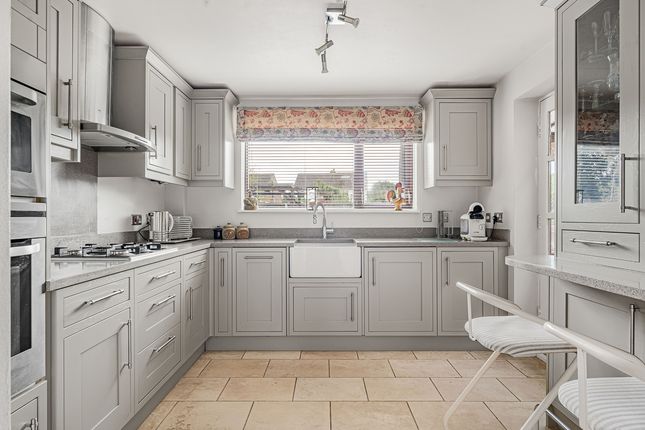 16, Wheatfields, Didcot photo 2