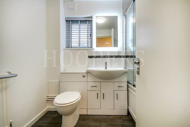 Flat for sale in Worcester Close, London