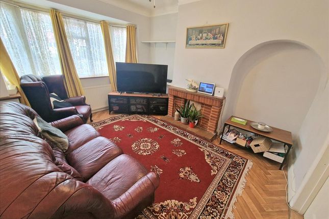 111, Longhill Road, London photo 3