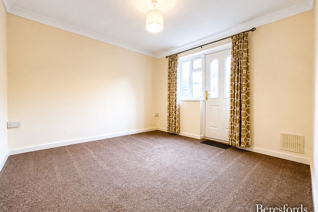 1, Bridge Court, Witham photo 4