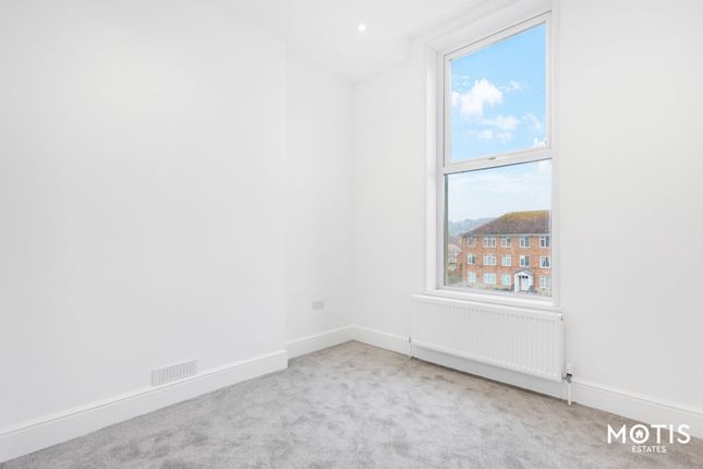 Flat 3 8, Marine Parade, Hythe photo 4