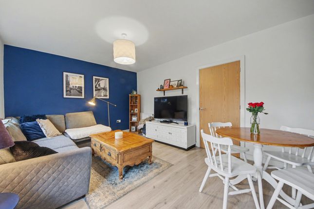 17 Hawthorn Grove, Southampton photo 3