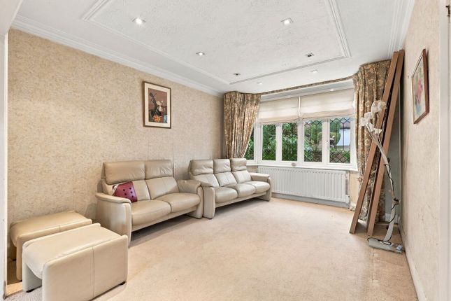 Old Forge Close, Stanmore photo 2