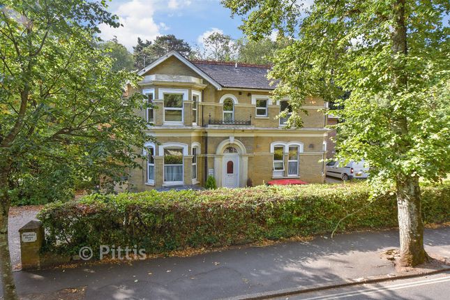 1-bed flat on Woodlands House, Victoria Avenue, Shanklin, £155,000