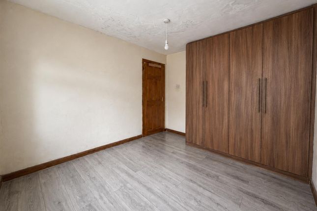 Annexe R/O, 182 Ash Grove, Heston photo 3
