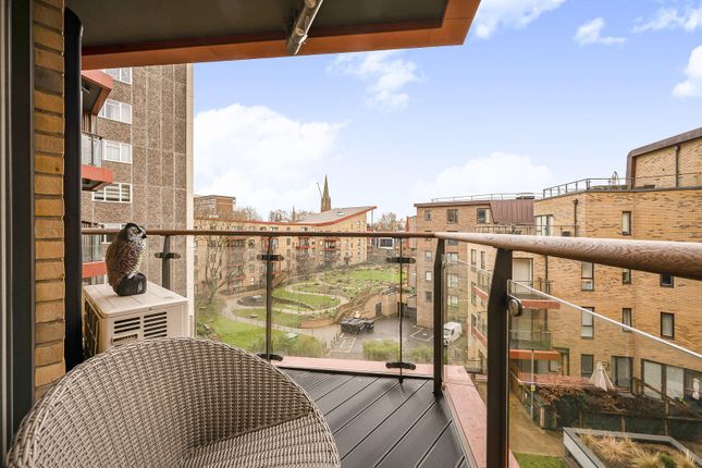 2-bed flat on Flat 57, Guildford House, Tollgate Gardens, London, £700,000