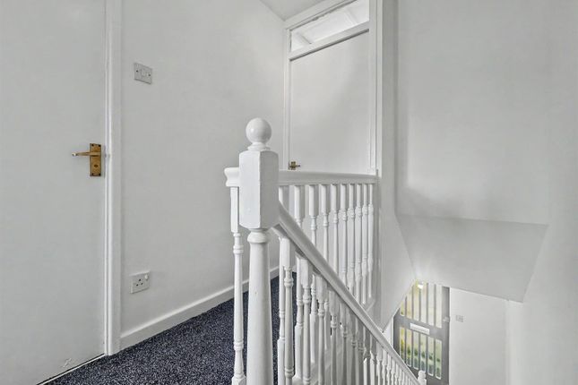 23, Linden Grove, Nottingham photo 5