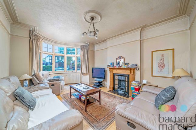 39, Ravensdale Avenue, London photo 2