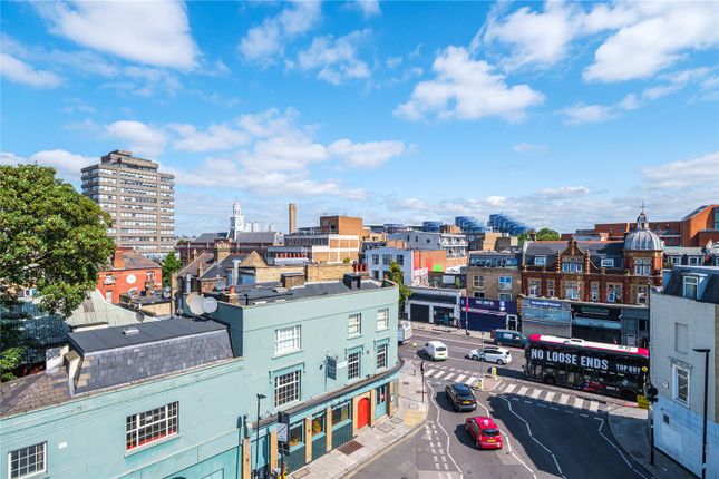 Flat for sale in Lanesborough Court, 1 Chillingworth Road
