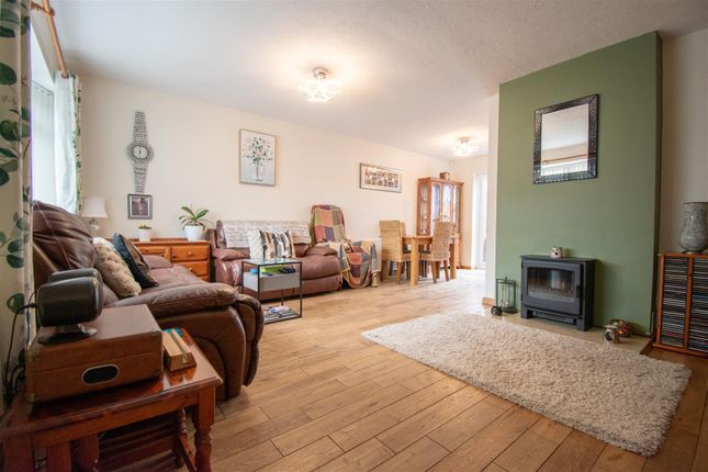 4, Queens View Drive, Ripley photo 3