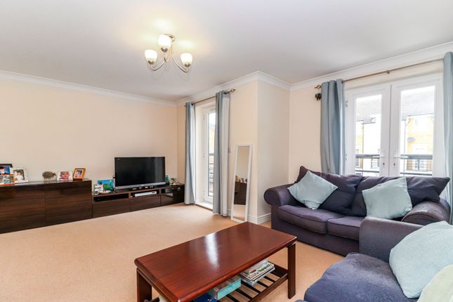 15 Hemsley Road, Kings Langley photo 2