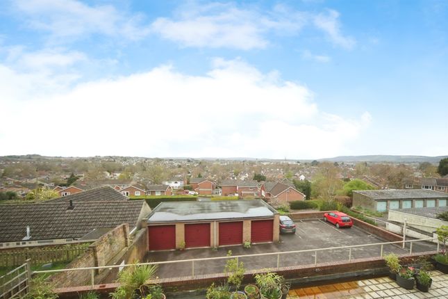 Flat for sale in Trull Road, Taunton