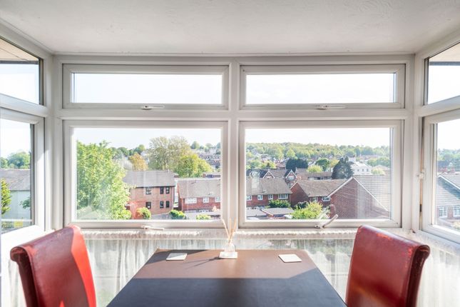 Flat 6, Douglas Houghton House, Redhill photo 5