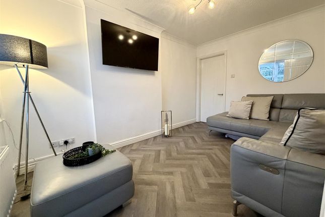 2, Pinders Green Fold, Leeds photo 2