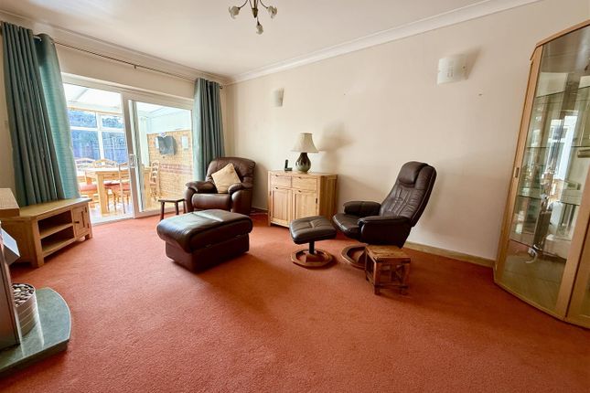 20, Thurne Rise, Great Yarmouth photo 3