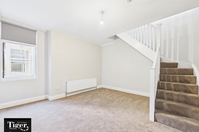 Flat 2, 386, The Promenade, Blackpool photo 2