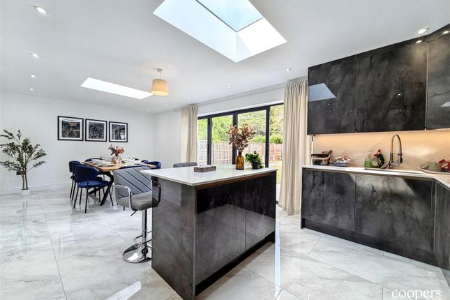 129, Linden Avenue, Ruislip photo 2