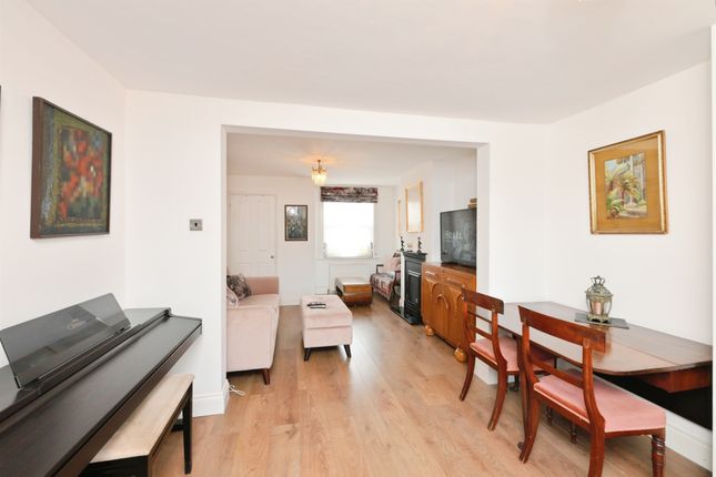 15, Burford Street, Hoddesdon photo 4