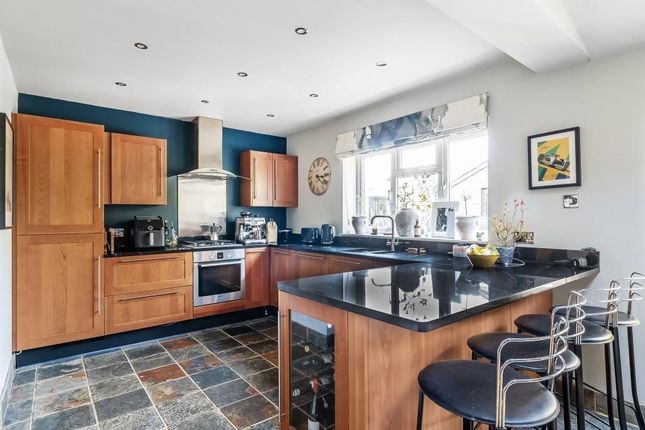 5, Oakdene Close, Brockham photo 2