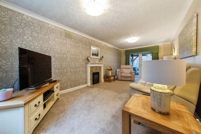 15, Barnes Close, Sleaford photo 2
