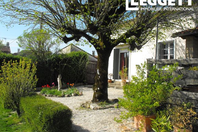 Villa for sale in Le Bouchage, Charente, Nouvelle-Aquitaine