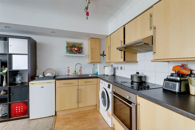 Flat 4, 1 Winchester Road, Worthing photo 3