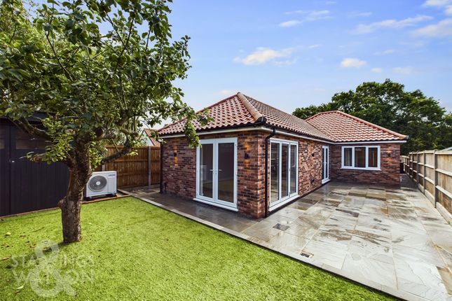 Detached bungalow to rent in Loddon Road, Broome, Bungay