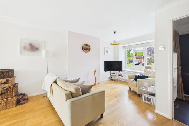 36, Ruscombe Gardens, Berkshire photo 2