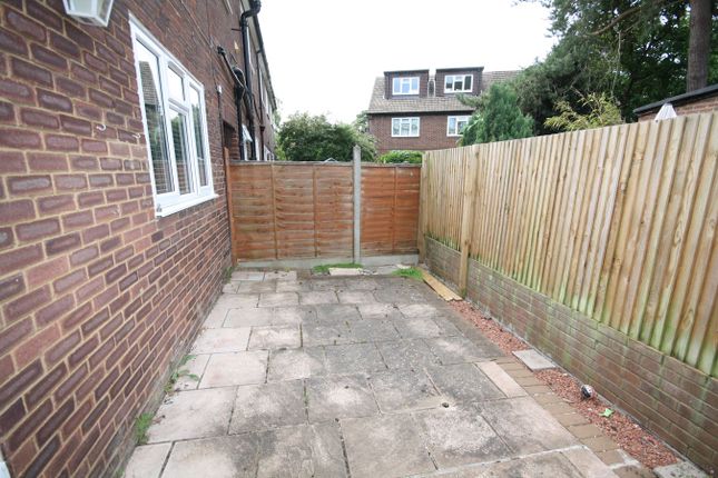 156, Pinewood Green, Iver photo 2