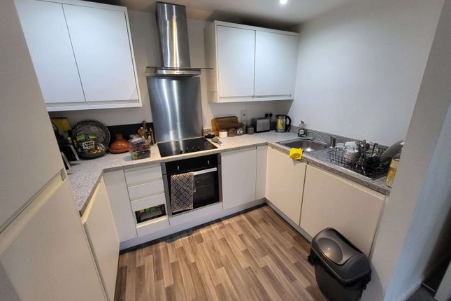 Flat 38, The Elms, Luton photo 2