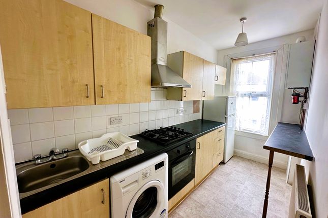 Thumbnail Maisonette to rent in Pevensey Road, Tooting Broadway, London