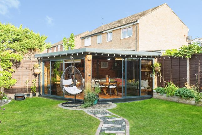 6, Thackeray End, Aylesbury photo 4