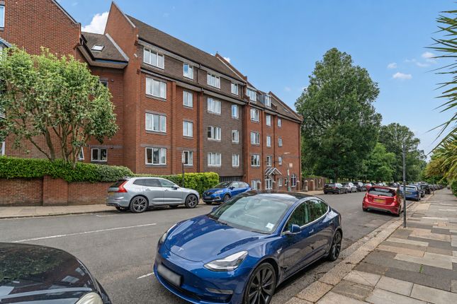 2-bed flat on Flat 12, The Vineries,, Nizells Avenue, East Sussex, £300,000
