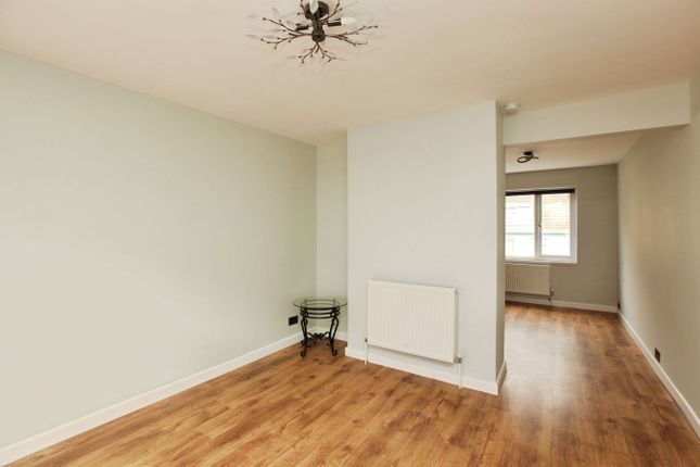 7 Swan Court, Victoria Road, Dartmouth photo 4