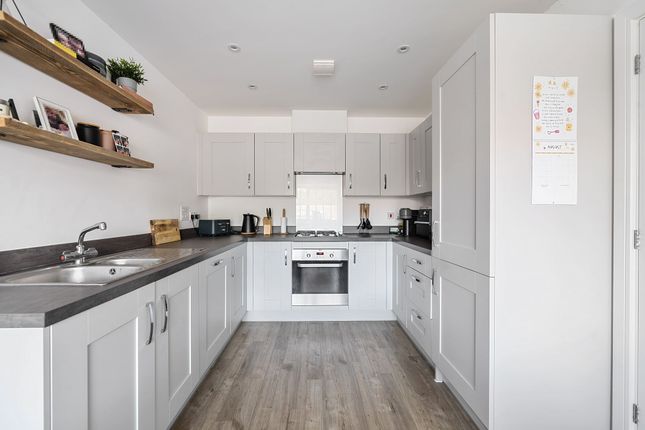 52 Nova Avenue, Faversham photo 3