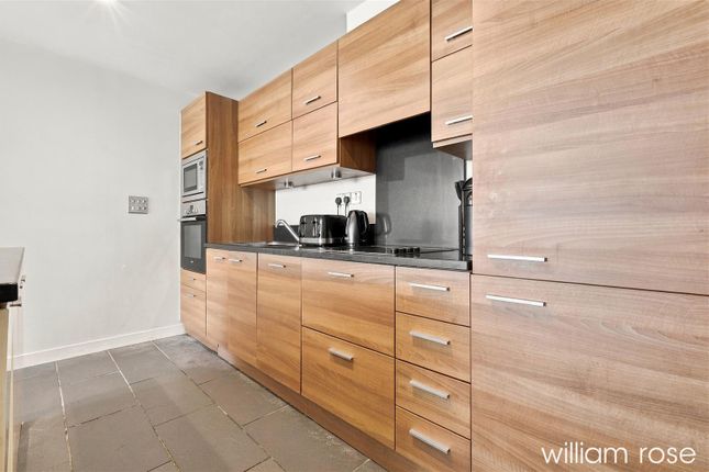 25, Shore Point, Buckhurst Hill photo 4