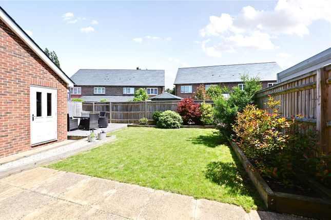 95, Titchener Way, Hampshire photo 2