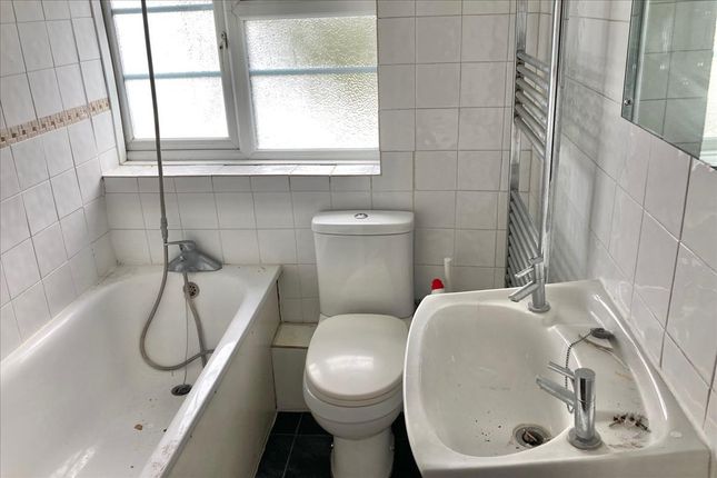 14, Ordnance Close, Feltham photo 4