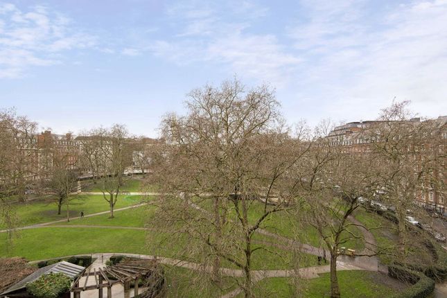 Flat for sale in Grosvenor Square, London