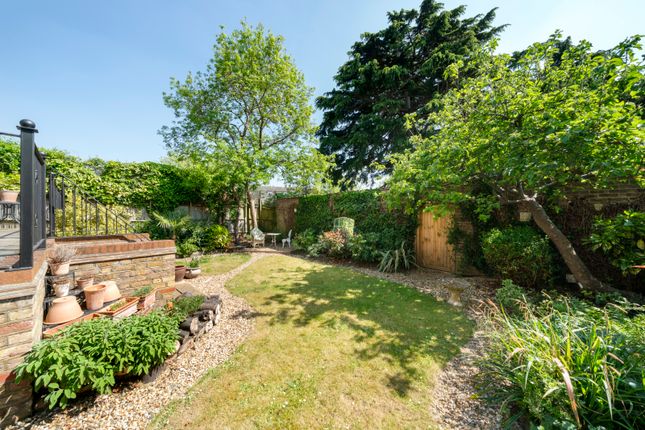 37, Vicarage Road, Hampton Wick photo 3